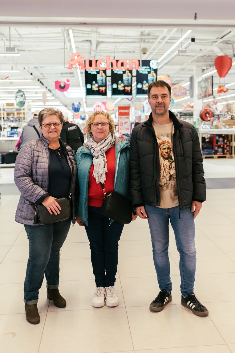 Zussen Nancy en Marleen, en Fabien uit Wervik. Beeld Tine Schoemaker