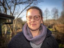 Joëlla (47) is bijstandsmoeder en houdt zo haar hoofd boven water: ‘Verjaardagscadeau kan al voor 50 cent’