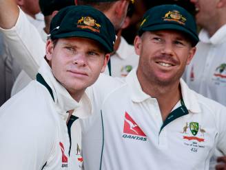 Zware straffen voor Australische cricketers, bondscoach neemt dan toch ontslag