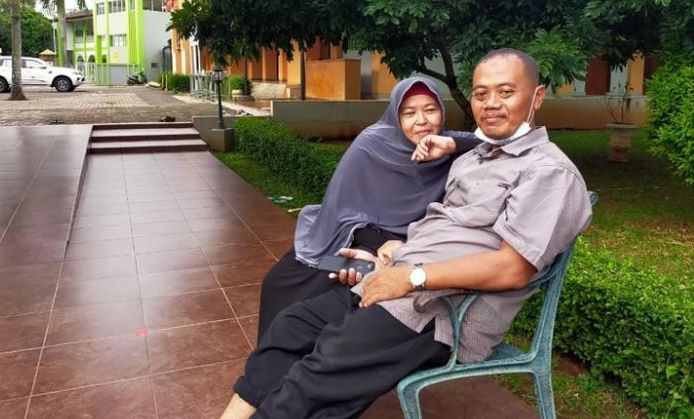 Mohamed Nour Khleifat Al-Amin met zijn vrouw Agus.