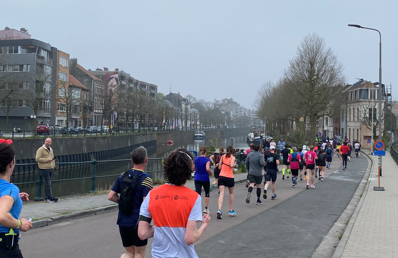 IN BEELD. Marathon van Gent is met 10.000 deelnemers de meest