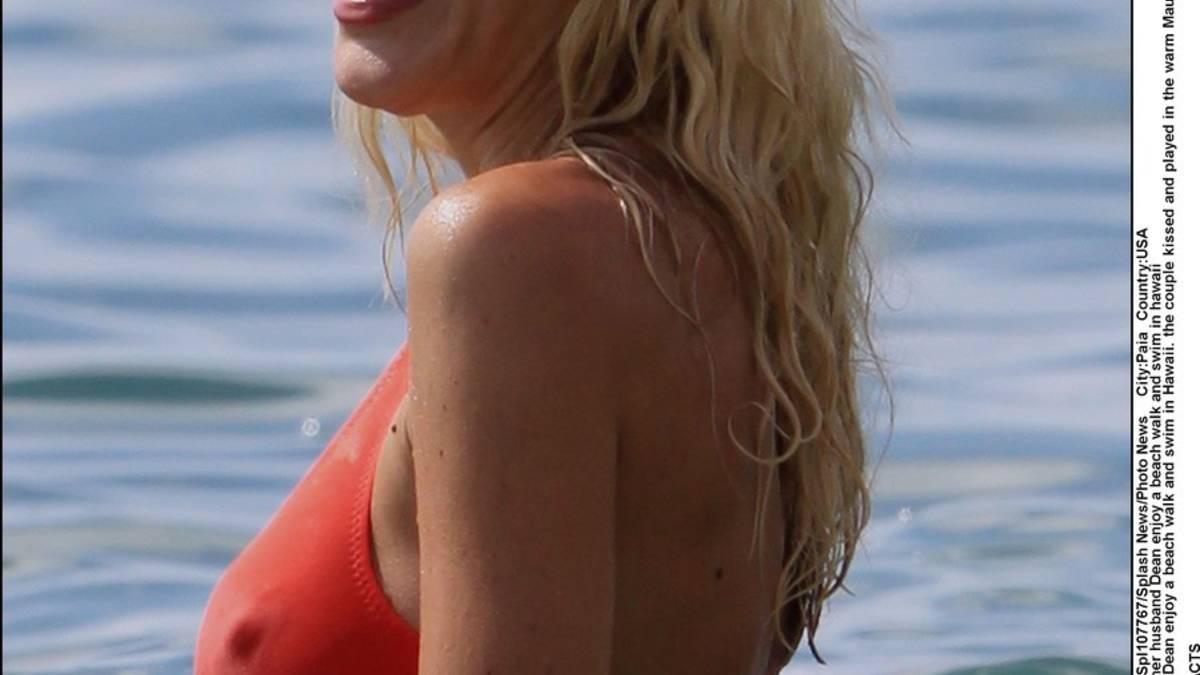 Les seins de Tori Spelling sur Twitter | People | 7sur7.be