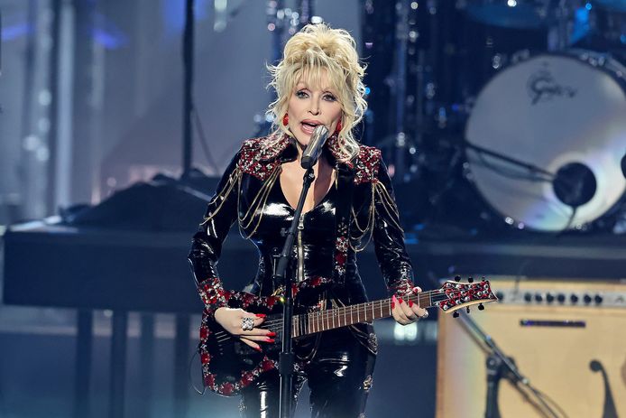 Dolly Parton trad op tijdens de 37e jaarlijkse Rock & Roll Hall of Fame Inductieceremonie in Los Angeles.