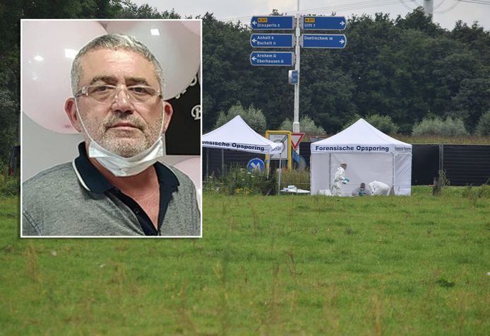 De man (inzet) die in Breedenbroek werd gevonden blijkt de Turkse nationaliteit te hebben en 62 jaar te zijn. De politie gaat ervan uit dat hij door een misdrijf om het leven is gekomen.