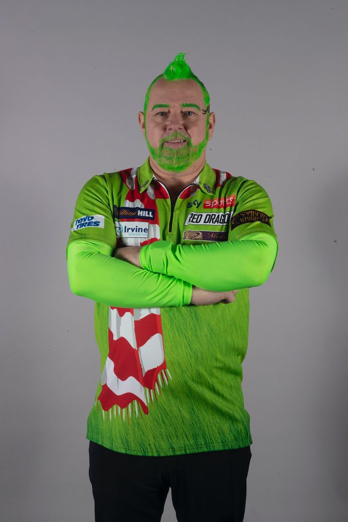 Peter wright deals darts