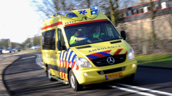 Fietser gewond door aanrijding met bus in Assen