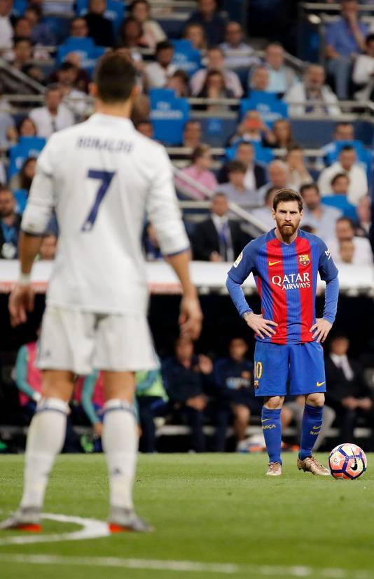 Des images des coulisses révèlent que Messi et Ronaldo ne se sont pas  rencontrés lors de la partie d'échecs emblématique - Football