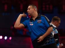 Jermaine Wattimena dendert over Raymond van Barneveld heen, maar kan kunstje Danny Noppert niet herhalen