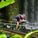 Olaf van den Bergh trainde tussen de vogels van Burgers’ Zoo voor zijn Ironman