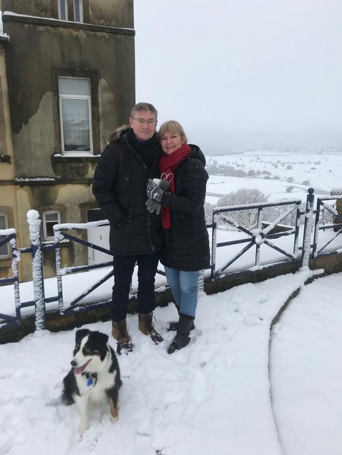 Nataliya, Alexei et leur chien dans les Ardennes.
