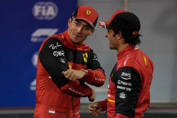 Ferrari-coureurs Charles Leclerc en Carlos Sainz.
