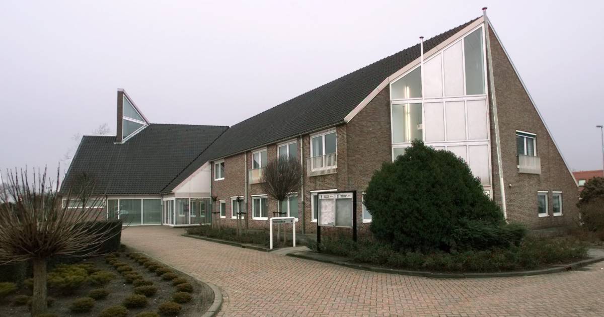 Jongeren ‘huisvest studenten in voormalig gemeentehuis Numansdorp’ Hoeksche Waard AD.nl