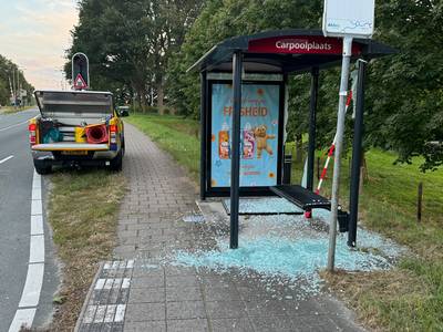 Schade van vernielde bushaltes in Raalte loopt in duizenden euro’s: ‘Wij gaan aangifte doen’