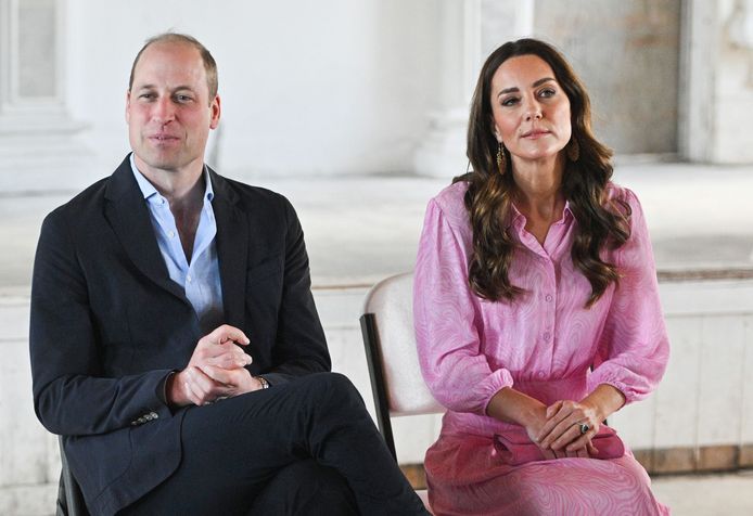Prins William en Kate Middleton tijdens hun bezoek aan de Bahama's.