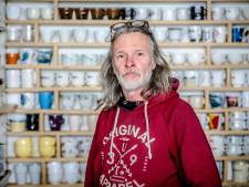 Peter (58) ruilde aannemersbedrijf voor een leven zonder geld: “Ik wil tonen dat het anders kan”