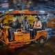 De elektrische tuktuk rukt op in India, maar kopen mensen alsnog een auto als de welvaart stijgt?