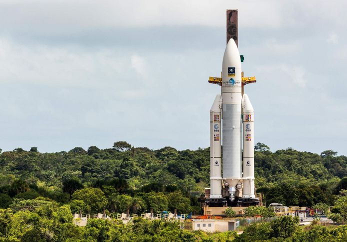 De Ariane-5-raket klaar voor lancering. Inmiddels wordt gewerkt aan Ariane-6, die in 2020 de lucht in moet.