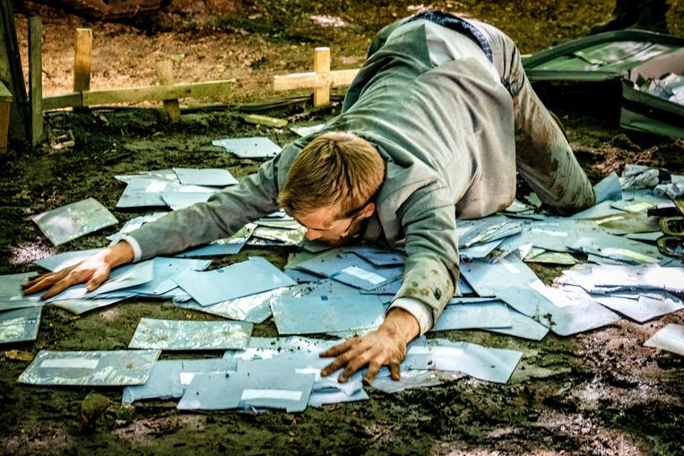 scene uit Hier van niets te halen op FestiValderAa in Zuidlaren Beeld Anne Harbers