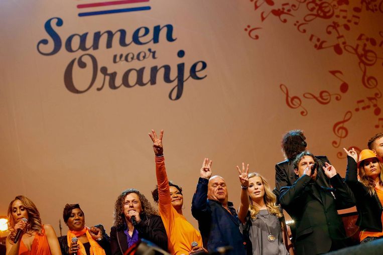 Nederlandse artiesten zongen het Koningslied in 2013 bij de inhuldiging van koning Willem-Alexander. Beeld anp