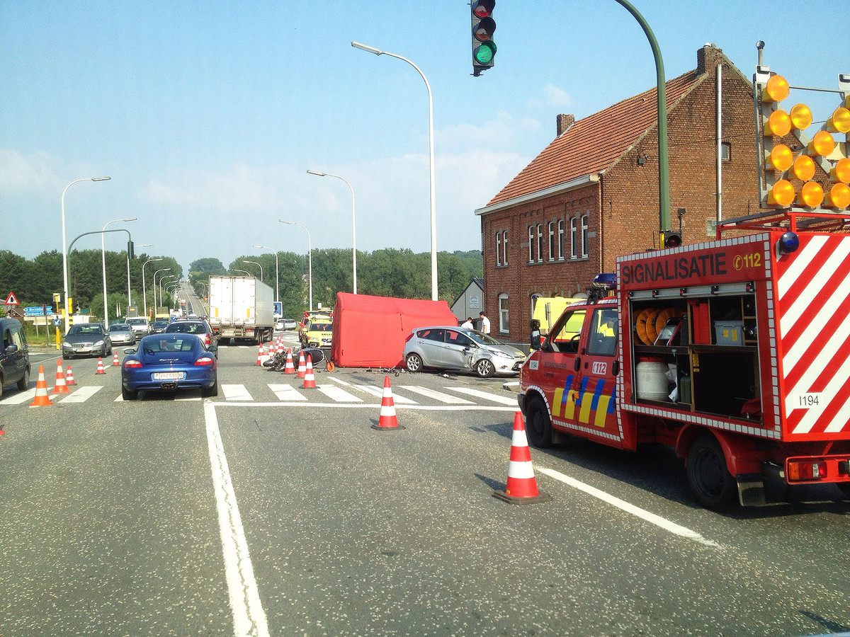 Op 20 juni 2012 raakte een motorrijder zwaargewond toen hij botste met een auto die voor hem linksaf richting Daalbeekstraat afdraaide.