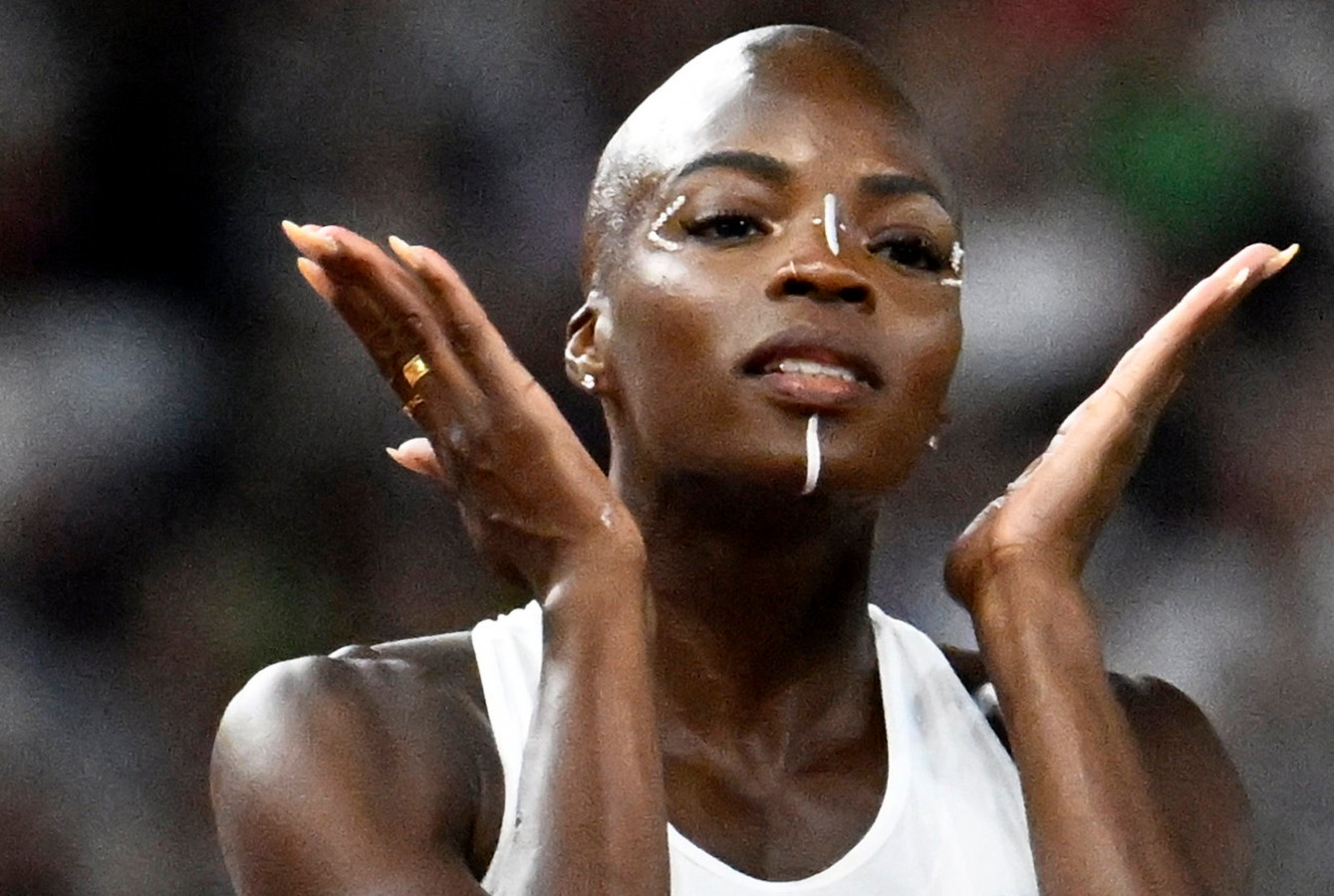 “Nafi zal me de Gouden Spike wel gunnen” Cynthia Bolingo glundert als