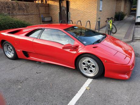 Presentator TopGear crasht met dure Lamborghini