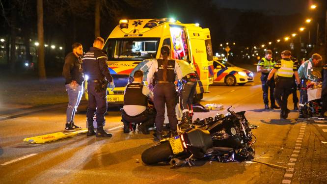 Man (36) uit Apeldoorn en vrouw (21) uit Rhenen raakten gewond bij ernstig ongeluk met motor in Apeldoorn