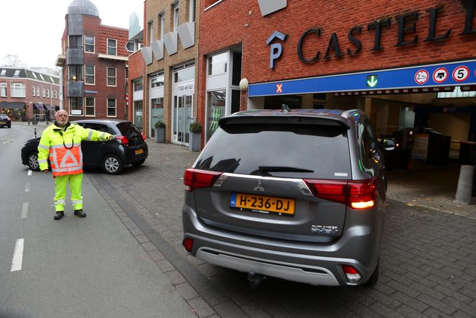 Het eerste uur gratis parkeren in een van de twee parkeergarages in Woerden is weer met een maand verlengd.