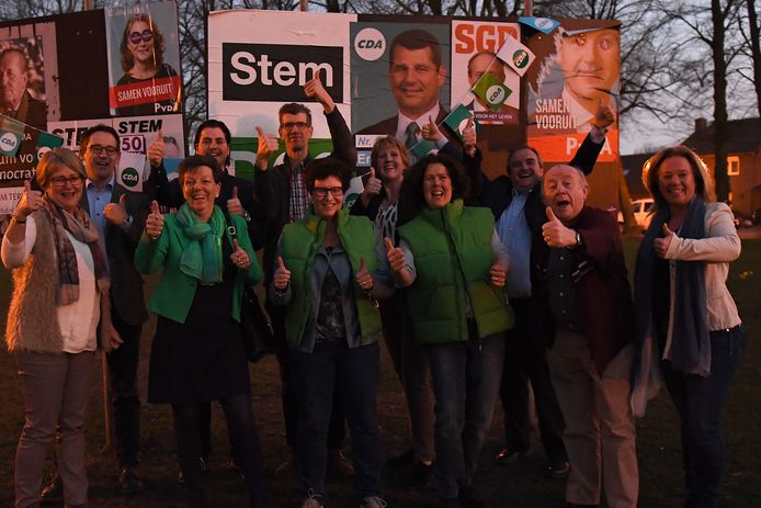 Het CDA is in Sint Anthonis de grootste partij. Het bestuur en de raadsleden zijn blij met dit mooie resultaat. Foto: Ed van Alem