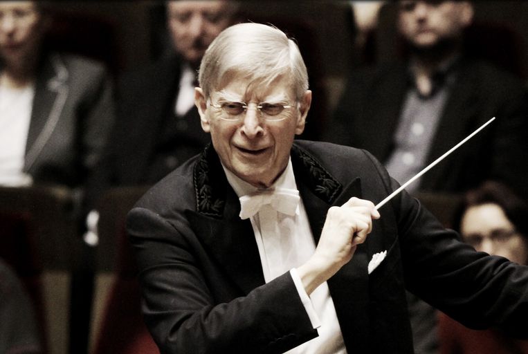 Herbert Blomstedt dirigeert de Wiener Philharmoniker bij de opening van het culturele seizoen in het Amsterdamse Concertgebouw.  Beeld Martin U.K. Lengemann