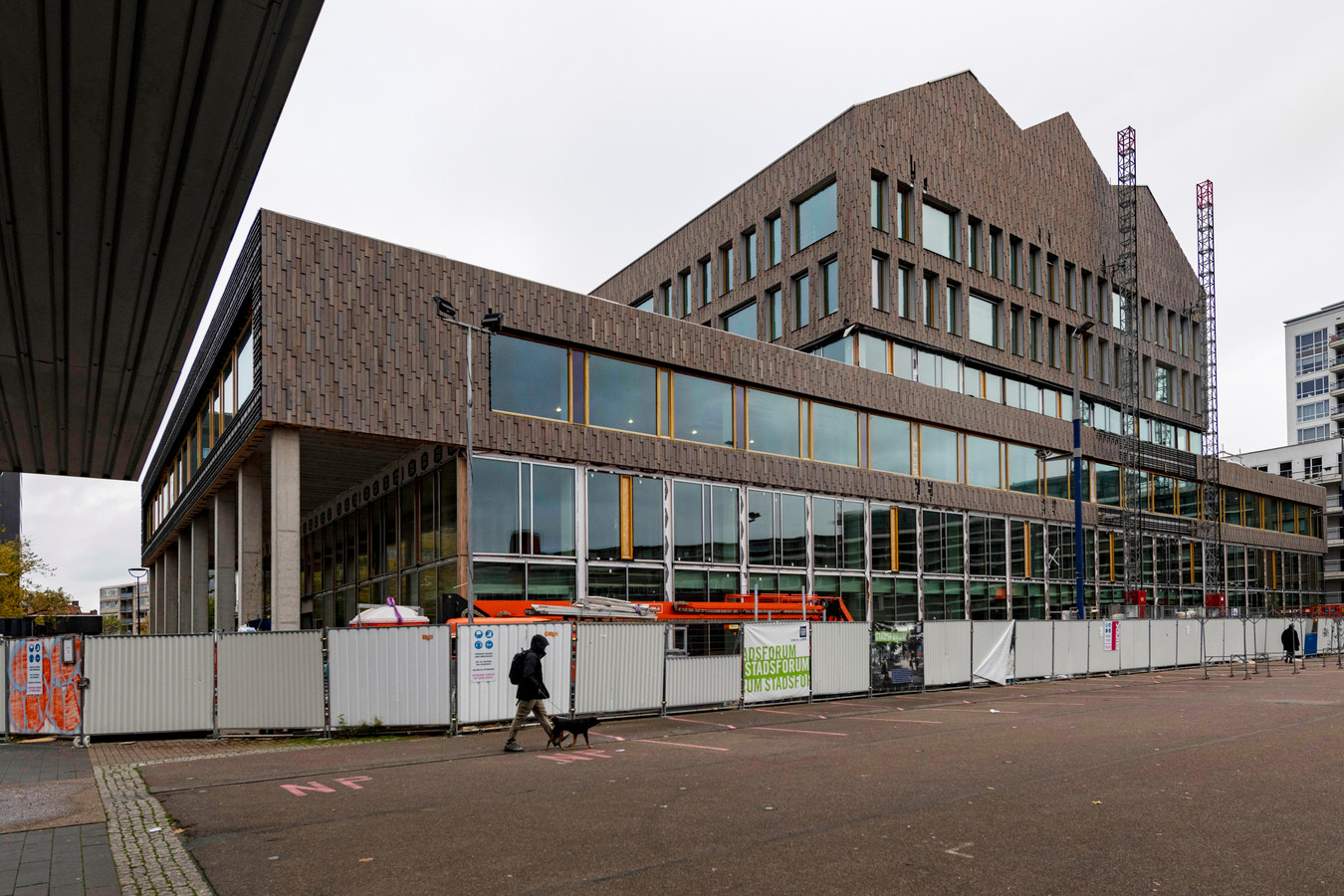 Rondkijken achter de bouwschermen in de oude Tilburgse bieb: van ...