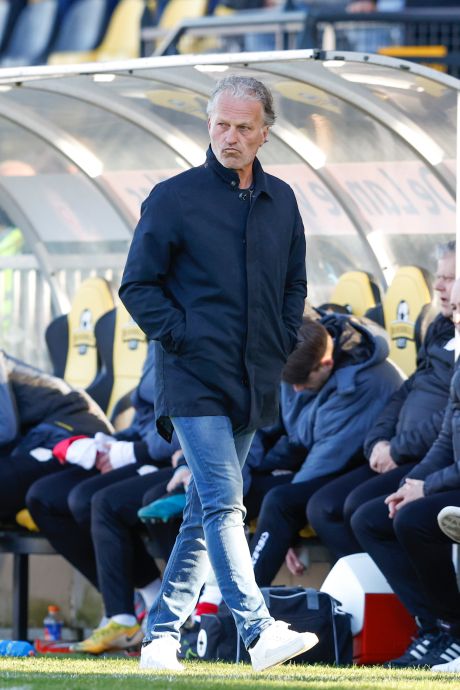 Twee voor twaalf bij schrikbarend IJsselmeervogels: ‘Met afstand de slechtste wedstrijd onder mijn leiding’