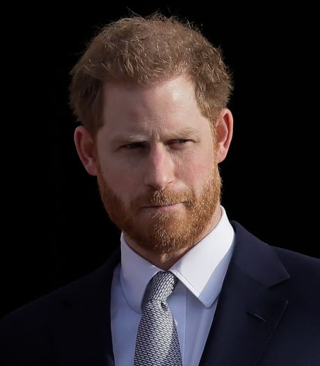 ‘Prins Harry zonder Meghan aangekomen in Engeland voor herdenking Diana’