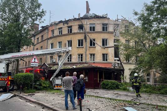 Schade aan het appartementsgebouw in Lviv.