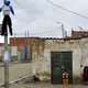 In de Boliviaanse stad El Alto hangen tientallen gelynchte poppen