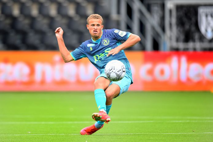 Kenzo Goudmijn in actie namens Sparta.