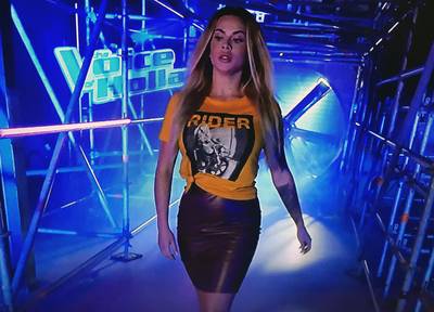 Ex-schoonzus Waylon maakt comeback in The Voice met ‘botox-look’