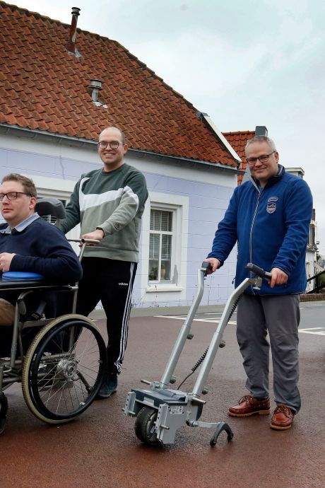 Jorrit (34) kón zijn rolstoel niet verzekeren, maar krijgt van gemeente wel enorme rekening gepresenteerd