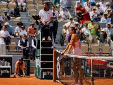 Pupil Raemon Sluiter weigert handdruk Belarussische Sabalenka na nederlaag op Roland Garros