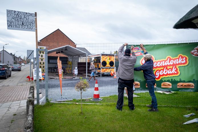 Foorkramers Alain Steenhuyzen en Anja Aelbrecht openen Breendonks Gebak dat oa.frieten en smoutebollen verkoopt
