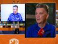 Louis van Gaal tijdens een persconferentie van het Nederlands elftal op ene beeldscherm. Inzet: met tranen in zijn ogen.
