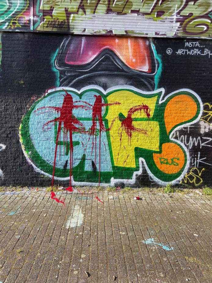 De muurschildering van rapper Def Rhymz is na nog géén maand alweer overgespoten.