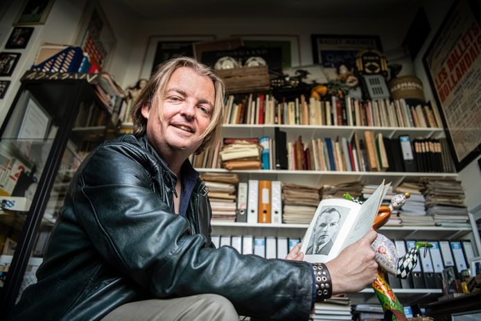 Andries (42) doet bijzondere vondst in kringloop: ‘Ik heb dat kistje ...