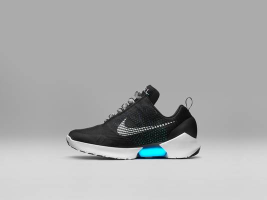 Gaan we toch Back to the Future? Nike's zelfstrikkende schoenen goedkoper | Tech | AD.nl