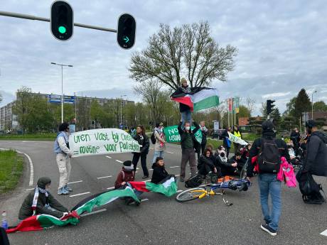 Groep pro-Palestina demonstranten heft blokkade in Utrecht op, verkeer kan weer doorrijden