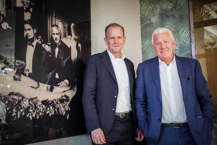 Richard Plugge, de manager van Jumbo-Visma, en Patrick Lefevere, baas bij Quick.Step-Alpha Vinyl.