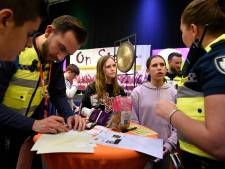Wat wil je later worden: brandweerman, boa of politieagent? Scholieren steken hun licht op 