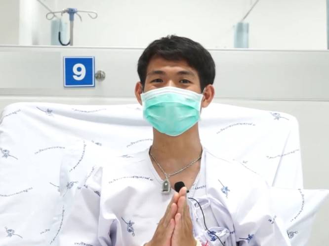 VIDEO. Thaise voetballertjes bedanken hun redders... en zijn hongerig: "Ik heb zin in sushi"