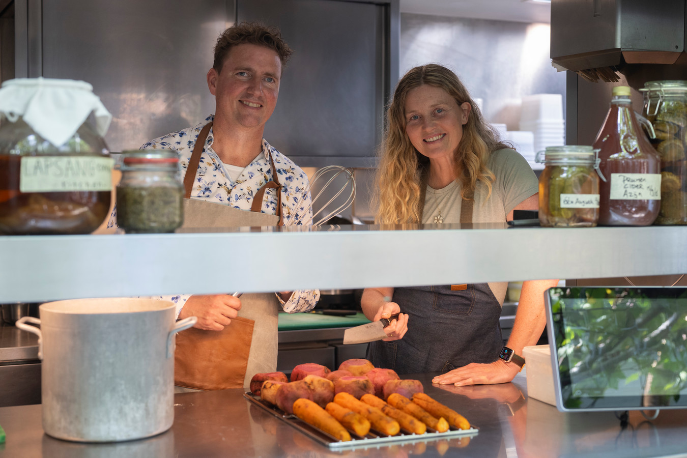 Mogen onze culinair recensent en hoofdredacteur voor je koken? | Foto ...