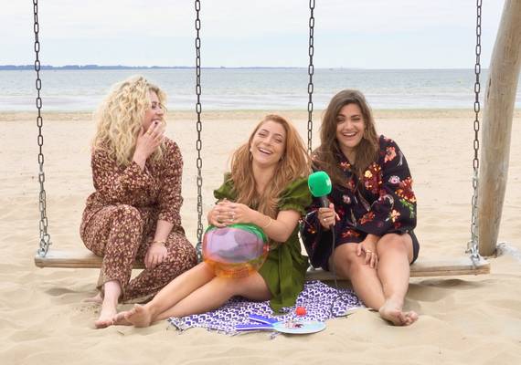 OG3NE kwetsbaar over bikinischaamte